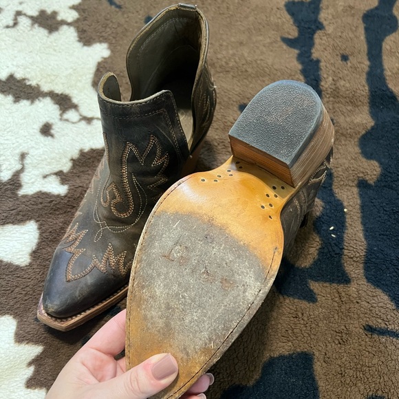 Ariat shorty boots - Picture 3 of 4